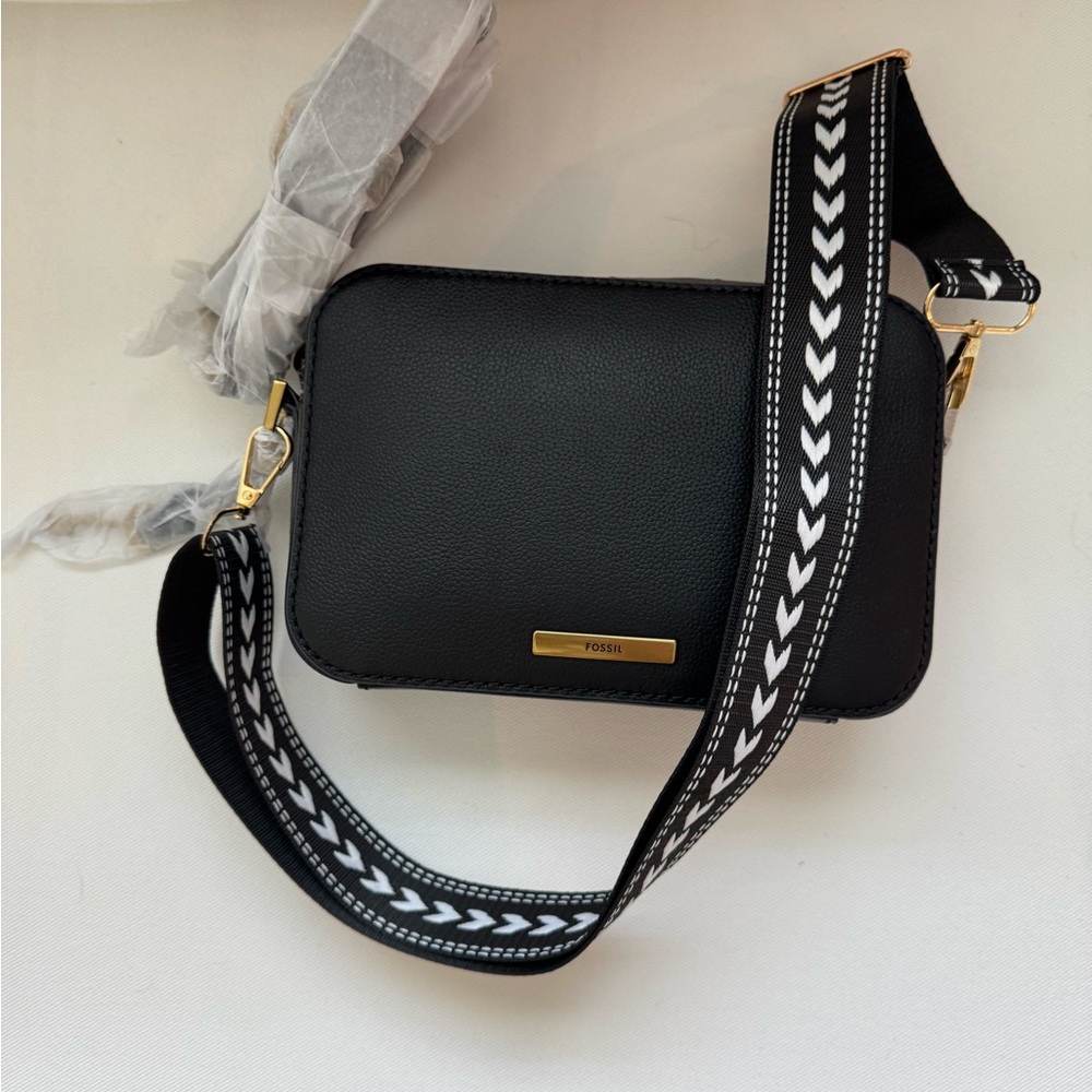Bryce Small Crossbody Fossil – Black Crossbody Bag with Patterned Strap